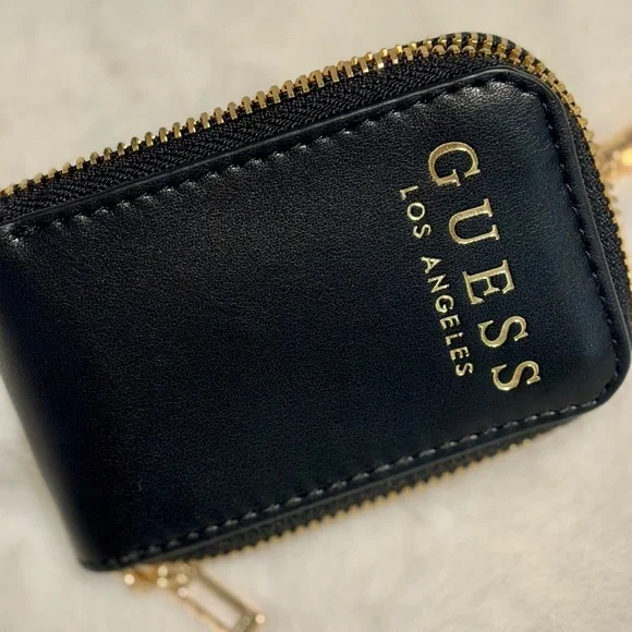 Guess - Picture 3 of 8